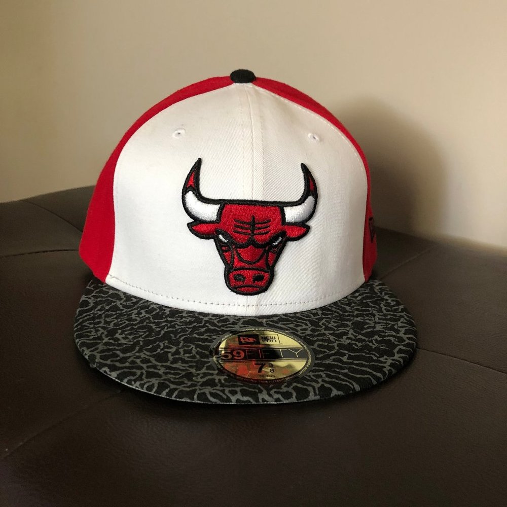 Chicago Bulls Fitted Hat (7 3/8)
